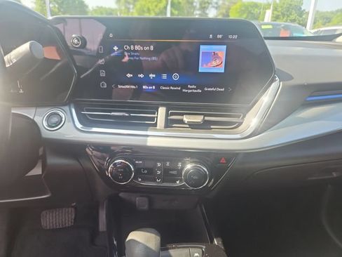 Used 2024 Chevrolet Trax LT w/ Driver Confidence Package FWD image 19