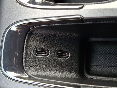 Certified 2024 Chevrolet Equinox EV RS FWD image 23