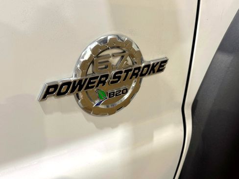 Used 2016 Ford F550 2WD Crew Cab Super Duty image 32