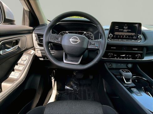 Certified 2026 Nissan Rogue SV AWD/4WD image 8