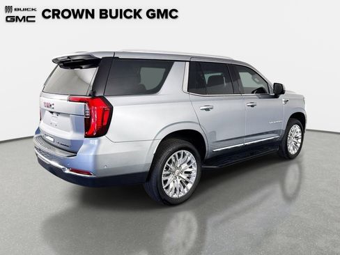 Used 2025 GMC Yukon Elevation AWD/4WD image 5