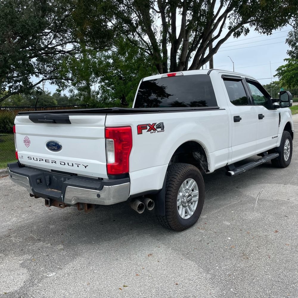 Used 2017 Ford F250 XLT w/ XLT Value Package AWD/4WD image 3