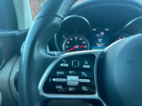 Used 2022 Mercedes-Benz GLC 300 4MATIC image 12