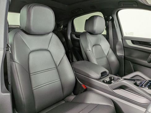 New 2026 Porsche Cayenne Coupe AWD/4WD image 23