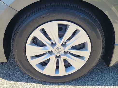 Certified 2025 Nissan Sentra S image 12