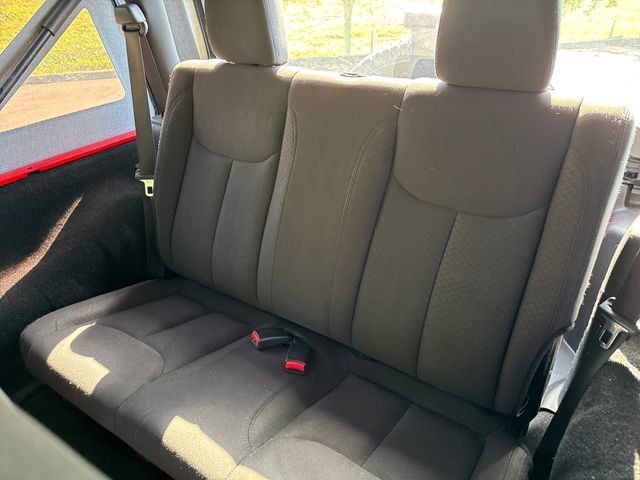 Used 2015 Jeep Wrangler Sport w/ Quick Order Package 24S AWD/4WD image 17