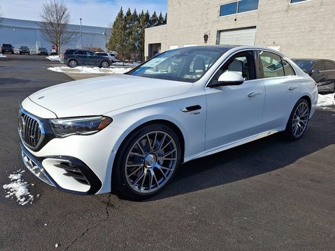New 2026 Mercedes-Benz E 53 AMG e 4MATIC Sedan image 3