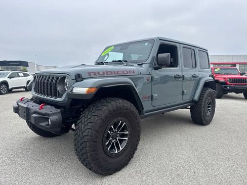 Used 2024 Jeep Wrangler Unlimited Rubicon AWD/4WD image 2