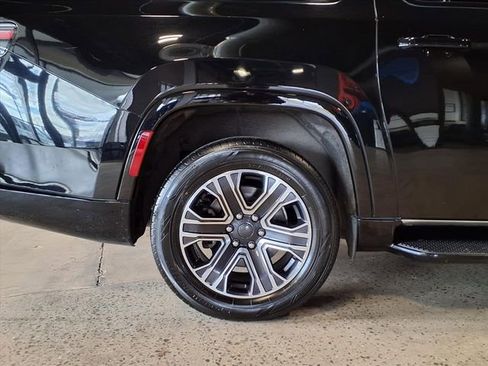 Used 2024 Jeep Wagoneer L Series II w/ Flexible Seating Group image 8