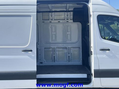 Used 2025 Mercedes-Benz Sprinter 2500 image 22