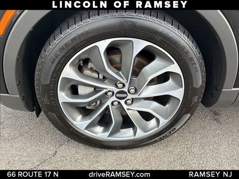 Used 2022 Lincoln Nautilus Reserve AWD/4WD image 25