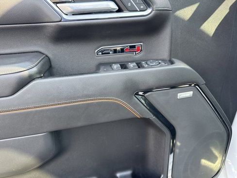 Used 2022 GMC Sierra 1500 AT4 w/ AT4 Premium Package image 15
