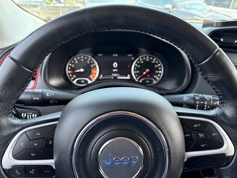 Used 2017 Jeep Renegade Trailhawk AWD/4WD image 19