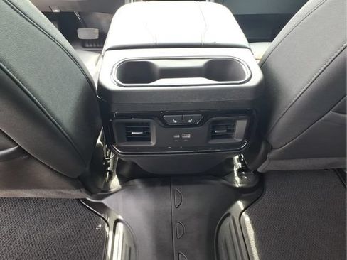 Used 2025 GMC Sierra 1500 AT4 w/ AT4 Premium Package AWD/4WD image 15