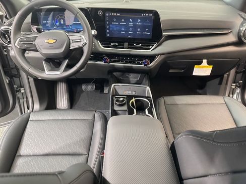 New 2026 Chevrolet Equinox LT AWD/4WD image 13