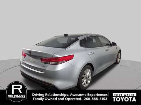 Used 2017 Kia Optima EX w/ Premium Package FWD image 6