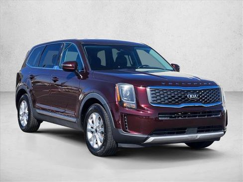 Used 2020 Kia Telluride LX FWD image 3