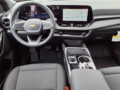 New 2026 Chevrolet Equinox LT w/ LPO, Floor Liner Package image 9