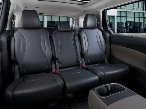 New 2026 Kia Carnival SX image 17