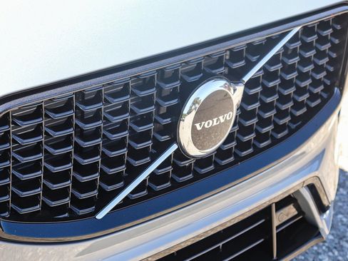 New 2025 Volvo XC60 T8 Core w/ Climate Package image 5