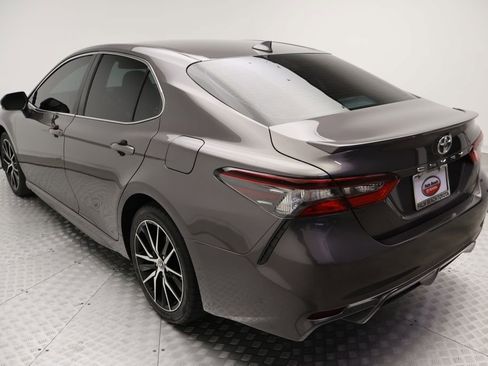 Certified 2023 Toyota Camry SE FWD image 11