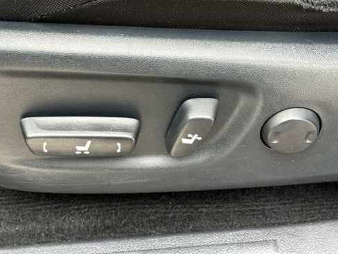Used 2018 Toyota 4Runner SR5 AWD/4WD image 21