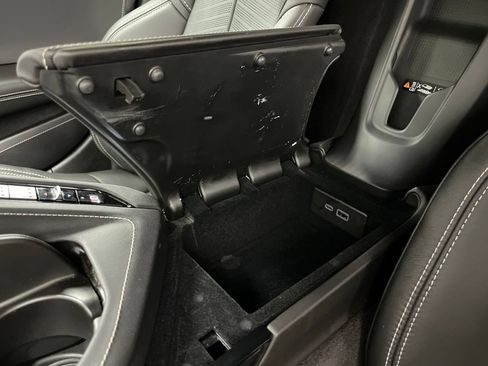 Used 2024 Chevrolet Corvette Stingray Preferred Cpe w/ Z51 Performance Package RWD image 21