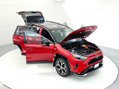 Certified 2024 Toyota RAV4 XSE w/ Weather Package AWD/4WD image 17