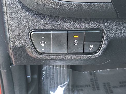 Used 2025 Kia Seltos S image 32