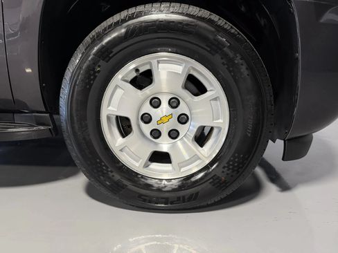 Used 2011 Chevrolet Tahoe LT w/ Luxury Package RWD image 12