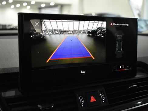 Used 2023 Audi Q5 2.0T Premium w/ Convenience Package image 19