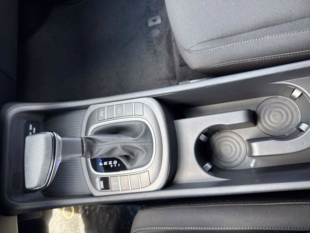 New 2027 Hyundai Kona SE AWD/4WD image 17