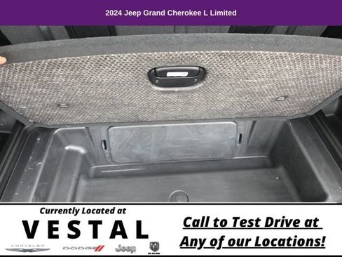 Used 2024 Jeep Grand Cherokee L Limited AWD/4WD image 13