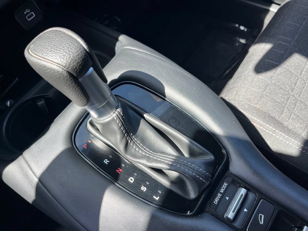 Certified 2024 Honda HR-V LX image 35