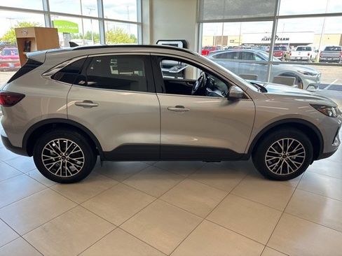 New 2024 Ford Escape SE w/ PHEV Premium Package image 6