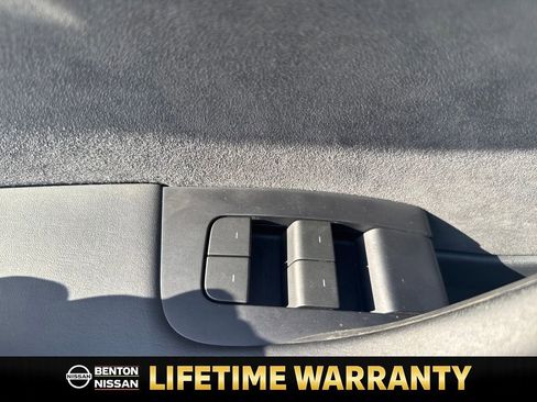 Used 2023 Tesla Model 3 Standard Range image 11