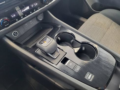 Used 2021 Nissan Rogue SV FWD image 16