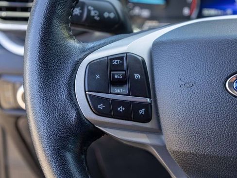 Used 2022 Ford Explorer XLT w/ Equipment Group 202A image 37