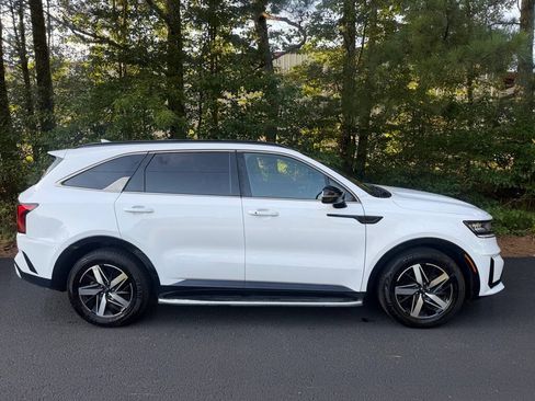 Used 2021 Kia Sorento S w/ Panoramic Sunroof Package FWD image 3