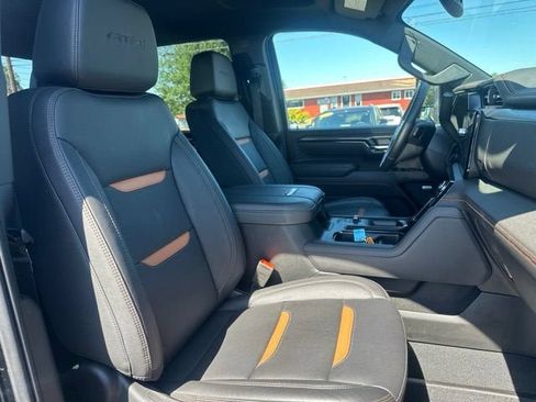 Used 2025 GMC Sierra 2500 AT4 AWD/4WD image 13