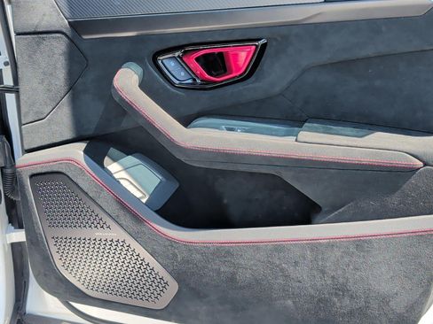 Used 2023 Lamborghini Urus Performante AWD/4WD image 39