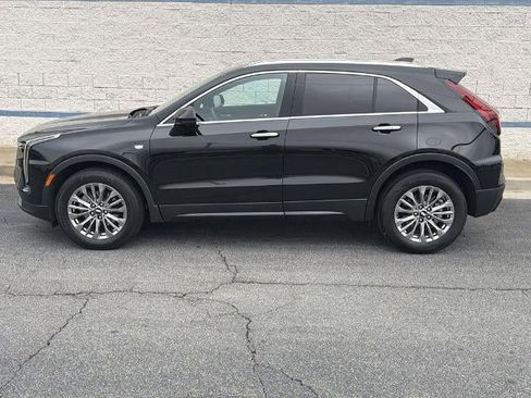 Used 2025 Cadillac XT4 Premium Luxury w/ Technology Package FWD image 4