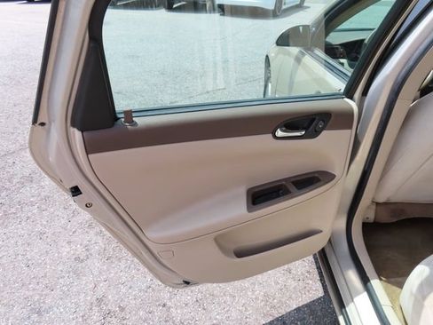 Used 2008 Chevrolet Impala LT FWD image 6