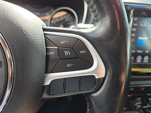 Used 2020 Jeep Compass Limited AWD/4WD image 21