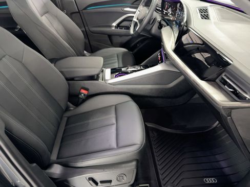 Certified 2025 Audi Q5 Premium w/ Convenience Package image 30