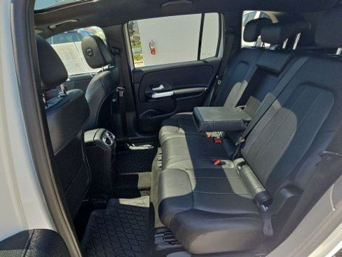 Used 2023 Mercedes-Benz GLB 250 image 25