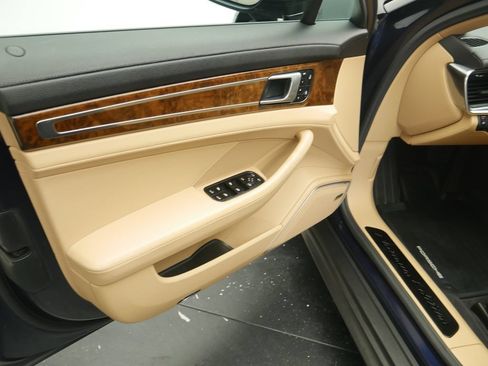 Certified 2023 Porsche Panamera 4 Platinum Edition AWD/4WD image 4