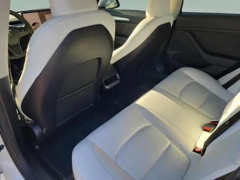 Used 2023 Tesla Model 3 Standard Range image 5