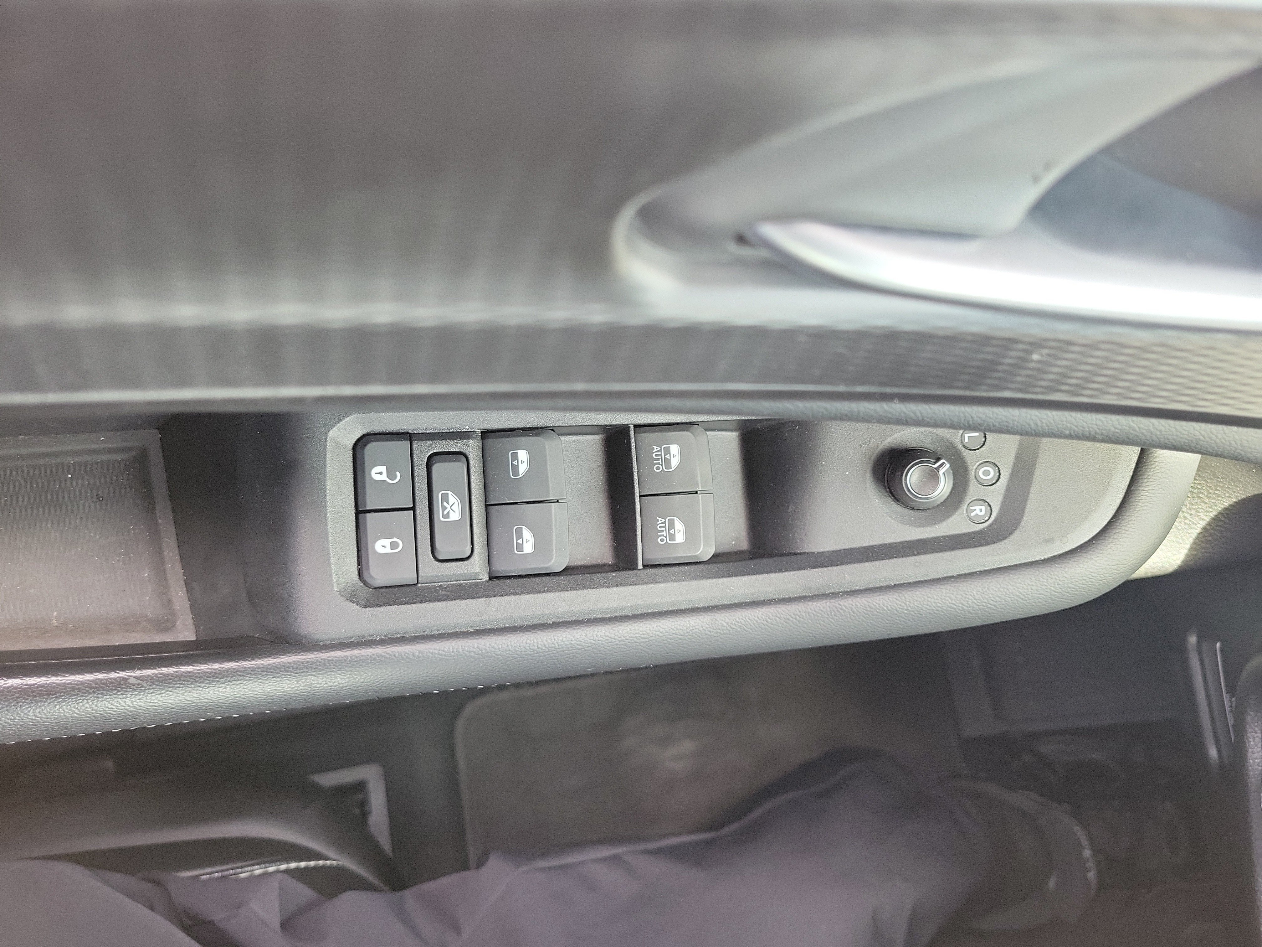 Used 2024 Jeep Grand Cherokee Altitude RWD image 21