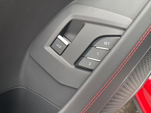 Used 2022 Lamborghini Urus image 31